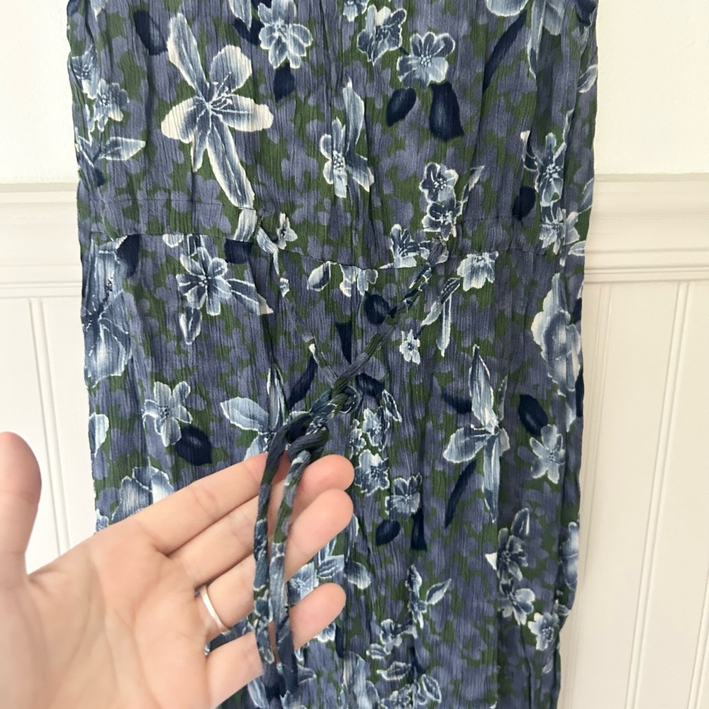 Forever Caroline Blue Floral Gauzy Sleeveless Midi Dress Size 10 Side Slits - Picture 5 of 5